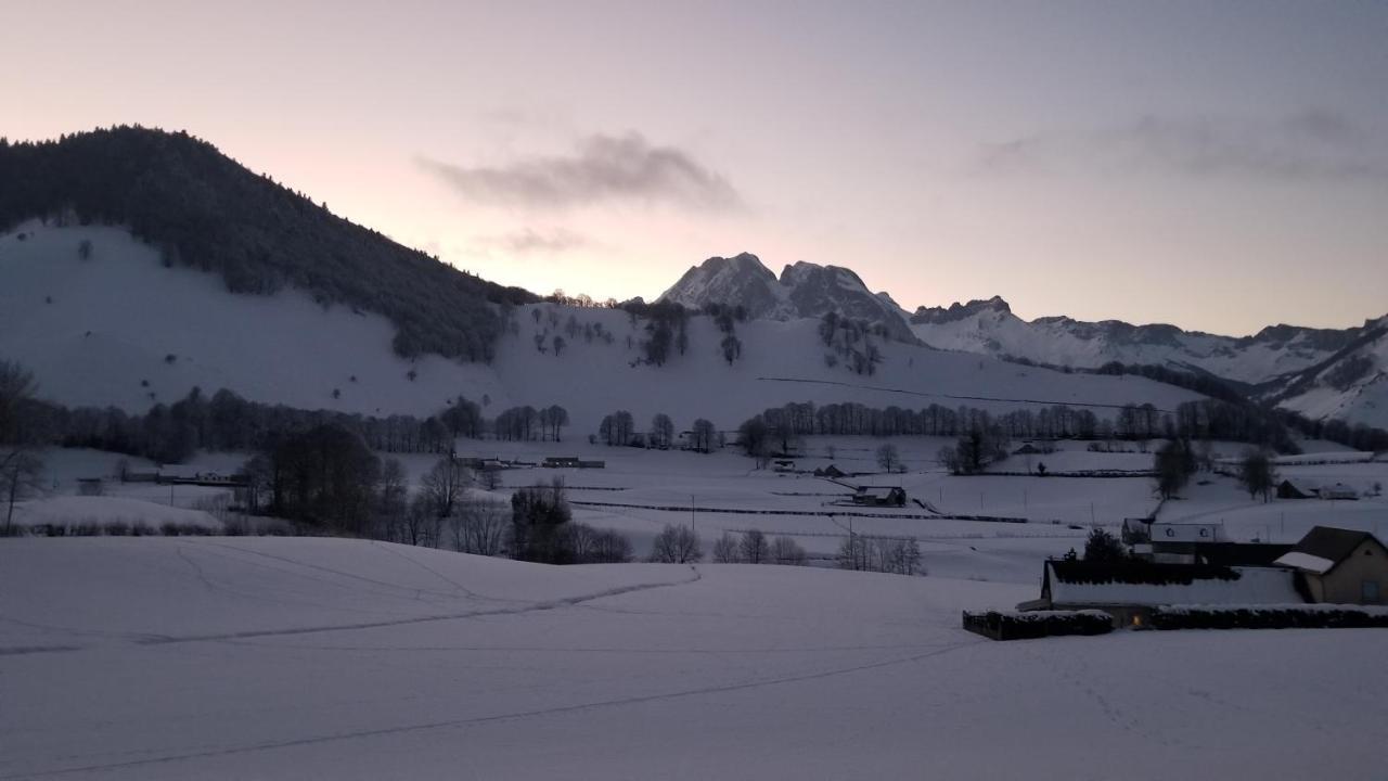 Gite De Montagne Du Plateau De Lhers- Accueil Randonneurs Accous Exterior foto