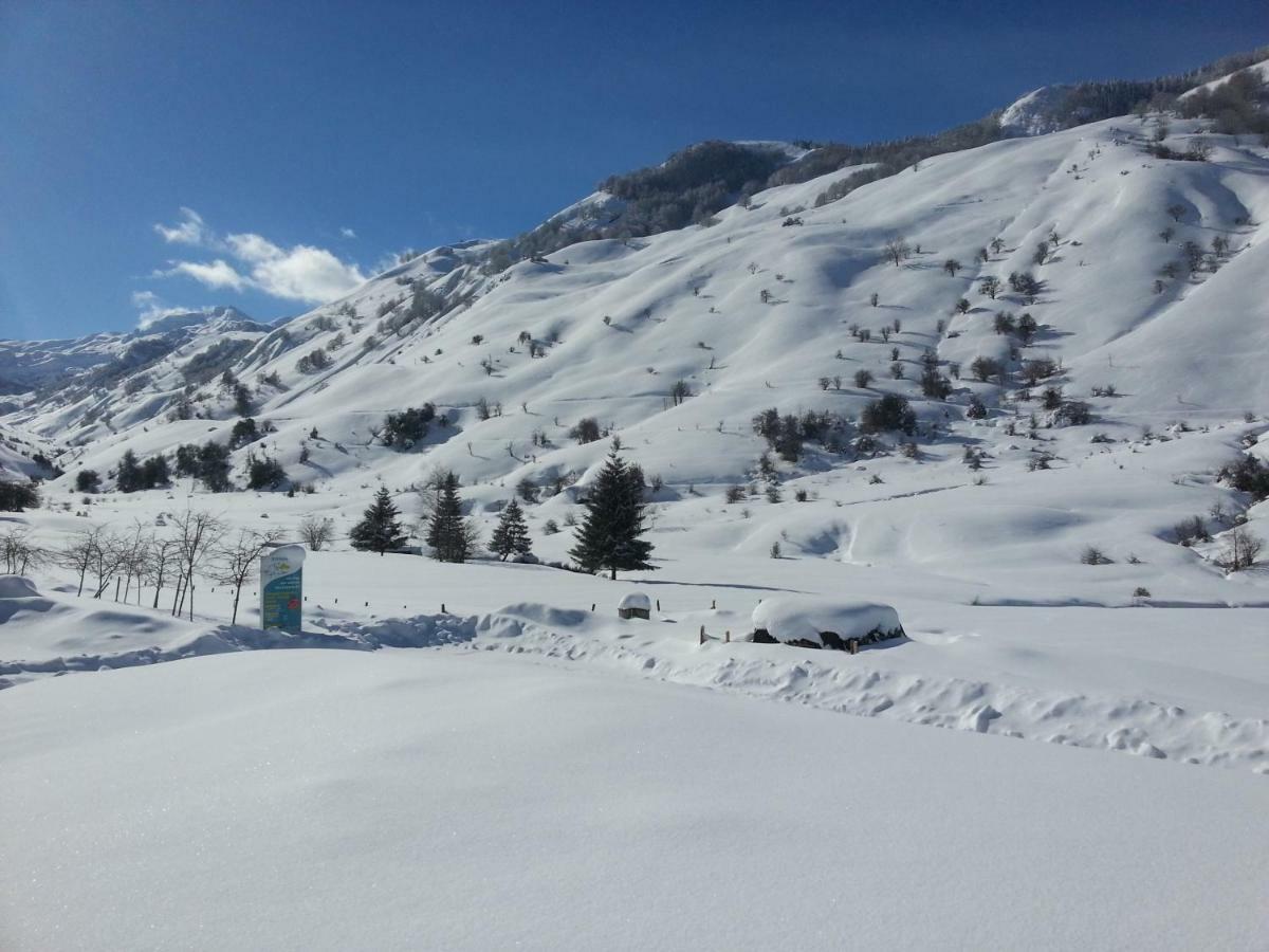 Gite De Montagne Du Plateau De Lhers- Accueil Randonneurs Accous Exterior foto