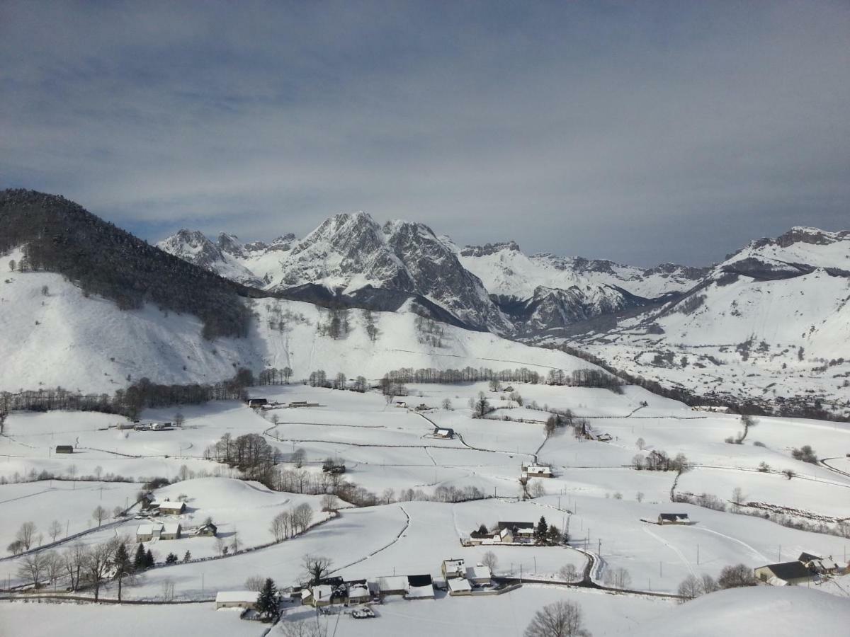 Gite De Montagne Du Plateau De Lhers- Accueil Randonneurs Accous Exterior foto