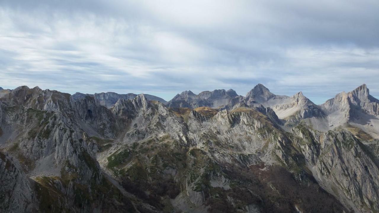 Gite De Montagne Du Plateau De Lhers- Accueil Randonneurs Accous Exterior foto